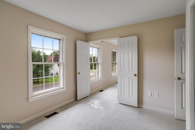 1 BYRON CT, Sterling, VA 20165