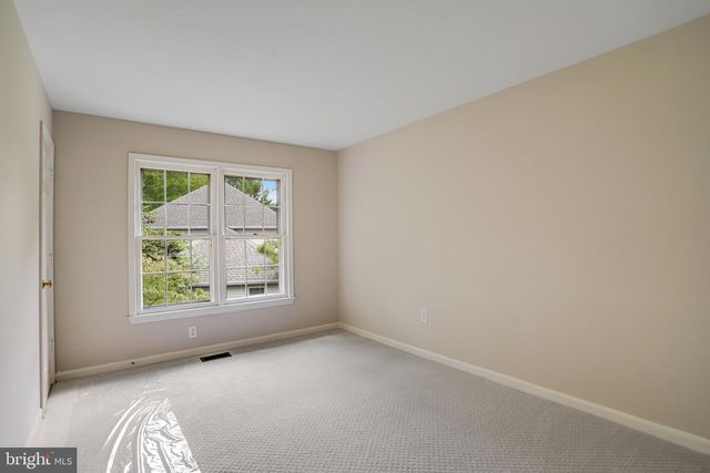 1 BYRON CT, Sterling, VA 20165
