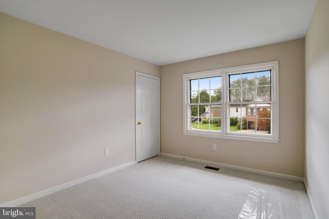 1 BYRON CT, Sterling, VA 20165