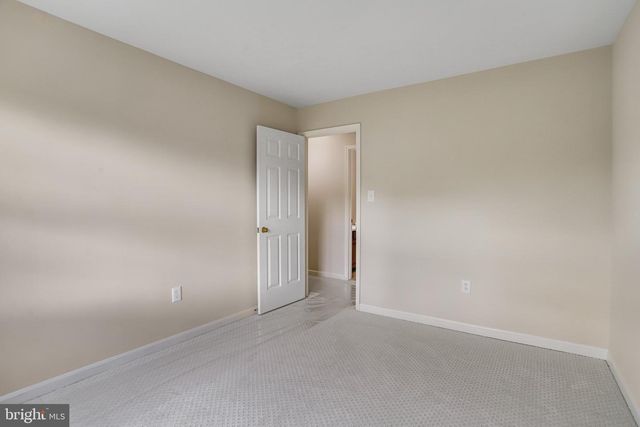 1 BYRON CT, Sterling, VA 20165