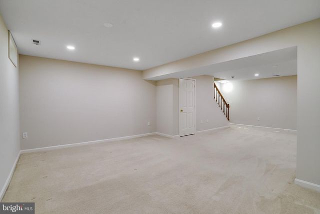 1 BYRON CT, Sterling, VA 20165
