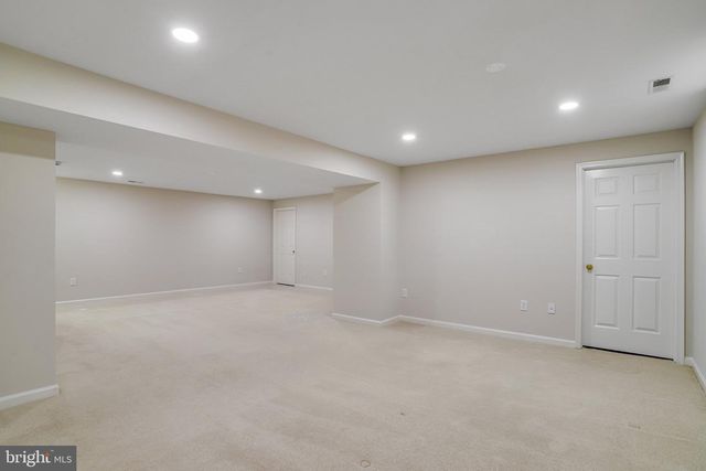 1 BYRON CT, Sterling, VA 20165