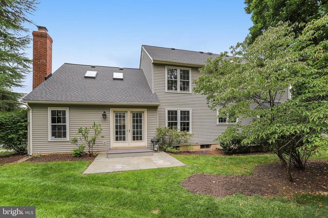 1 BYRON CT, Sterling, VA 20165