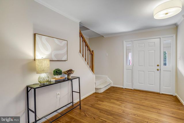 1 BYRON CT, Sterling, VA 20165