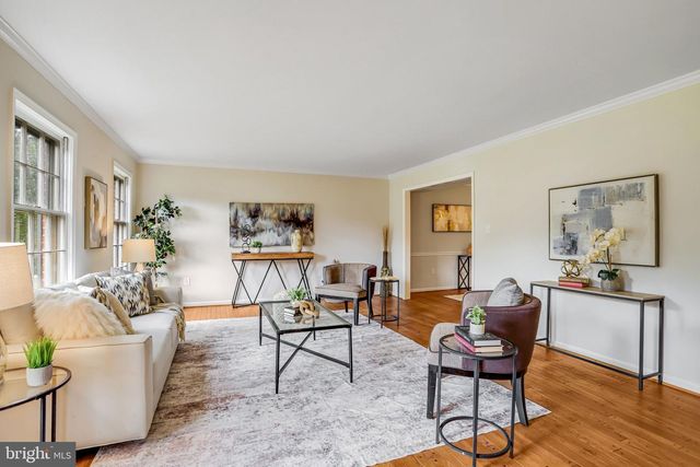 1 BYRON CT, Sterling, VA 20165