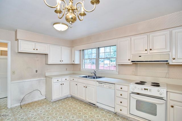 606 Churchill Drive, Chapel Hill, NC 27517