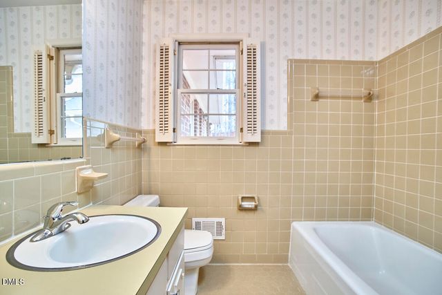 606 Churchill Drive, Chapel Hill, NC 27517