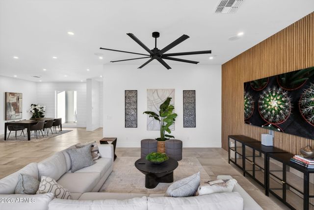 5290 W Adobe Dam Drive, San Tan Valley, AZ 85144