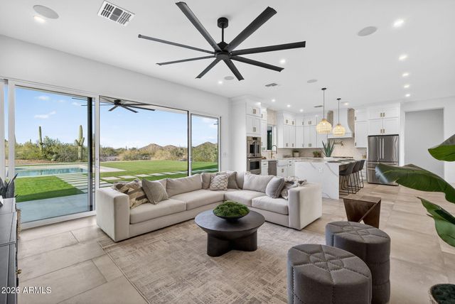 5290 W Adobe Dam Drive, San Tan Valley, AZ 85144