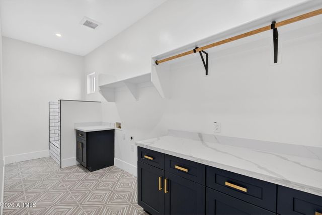 5290 W Adobe Dam Drive, San Tan Valley, AZ 85144