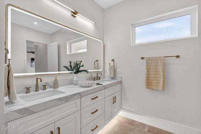 5290 W Adobe Dam Drive, San Tan Valley, AZ 85144