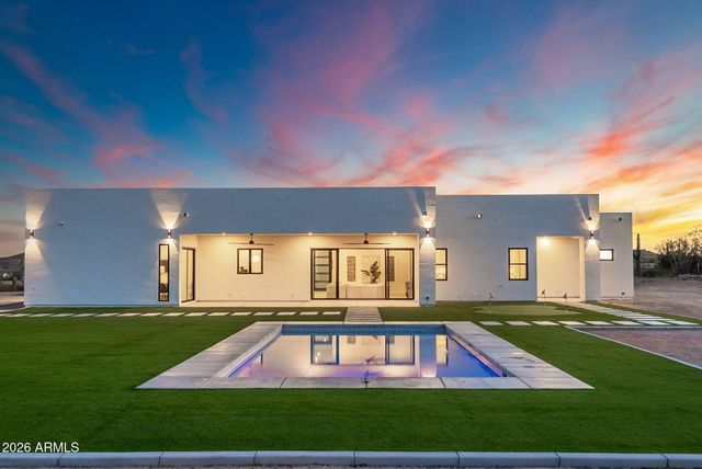 5290 W Adobe Dam Drive, San Tan Valley, AZ 85144