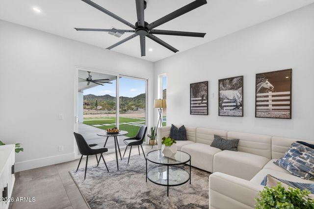 5290 W Adobe Dam Drive, San Tan Valley, AZ 85144