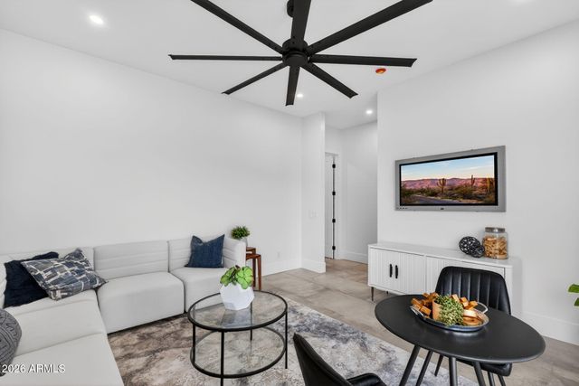 5290 W Adobe Dam Drive, San Tan Valley, AZ 85144