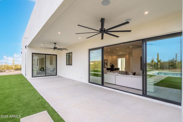 5290 W Adobe Dam Drive, San Tan Valley, AZ 85144