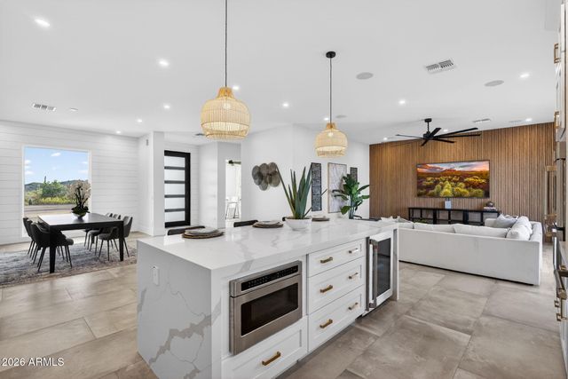 5290 W Adobe Dam Drive, San Tan Valley, AZ 85144