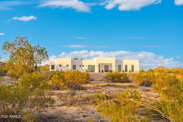 5290 W Adobe Dam Drive, San Tan Valley, AZ 85144