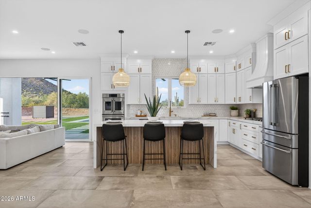 5290 W Adobe Dam Drive, San Tan Valley, AZ 85144