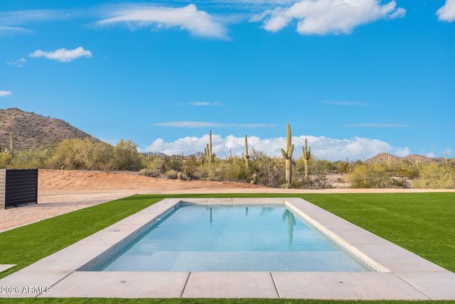 5290 W Adobe Dam Drive, San Tan Valley, AZ 85144