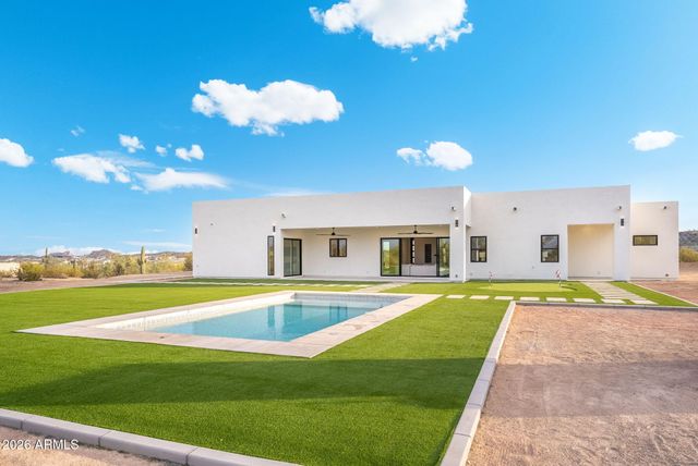 5290 W Adobe Dam Drive, San Tan Valley, AZ 85144