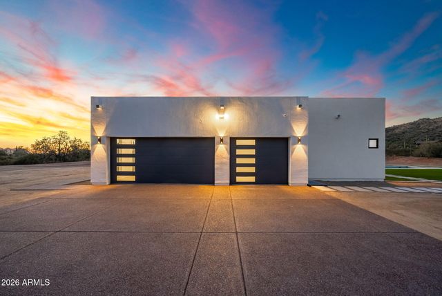 5290 W Adobe Dam Drive, San Tan Valley, AZ 85144