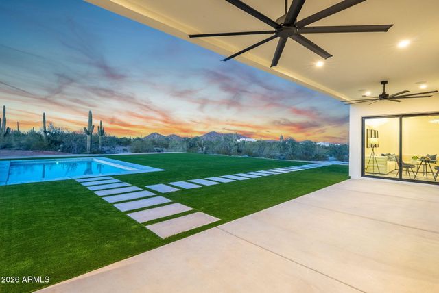 5290 W Adobe Dam Drive, San Tan Valley, AZ 85144