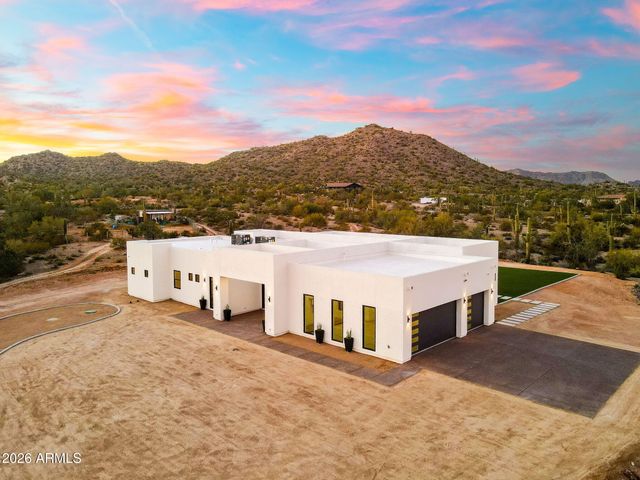 5290 W Adobe Dam Drive, San Tan Valley, AZ 85144