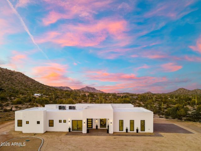 5290 W Adobe Dam Drive, San Tan Valley, AZ 85144