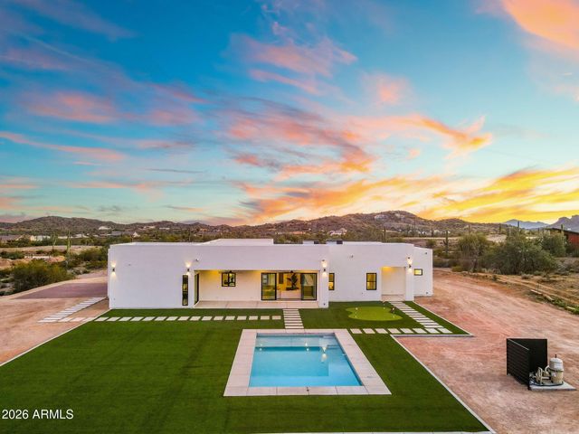 5290 W Adobe Dam Drive, San Tan Valley, AZ 85144