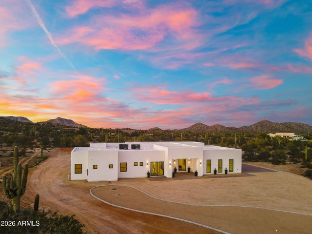 5290 W Adobe Dam Drive, San Tan Valley, AZ 85144