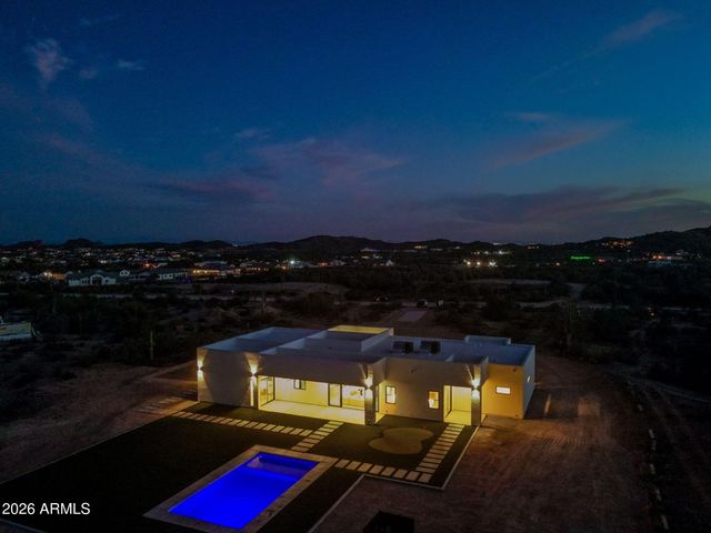 5290 W Adobe Dam Drive, San Tan Valley, AZ 85144