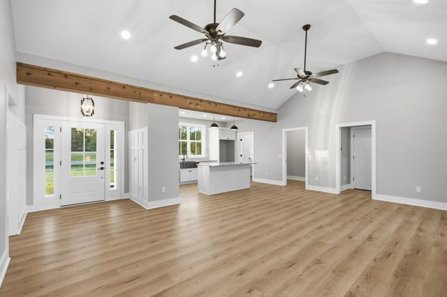 90 Kings Ln, Tullahoma, TN 37388