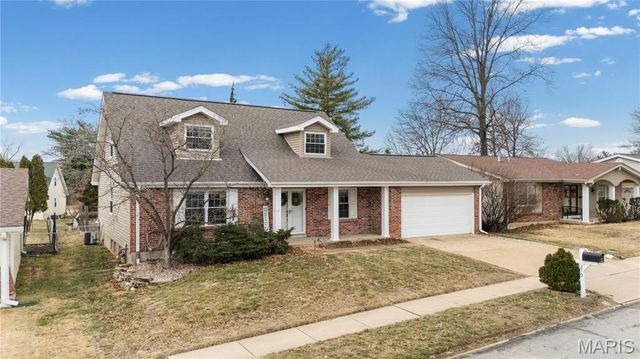 279 Aspen Village Drive, Ballwin, MO 63021