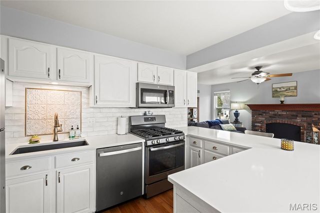 279 Aspen Village Drive, Ballwin, MO 63021