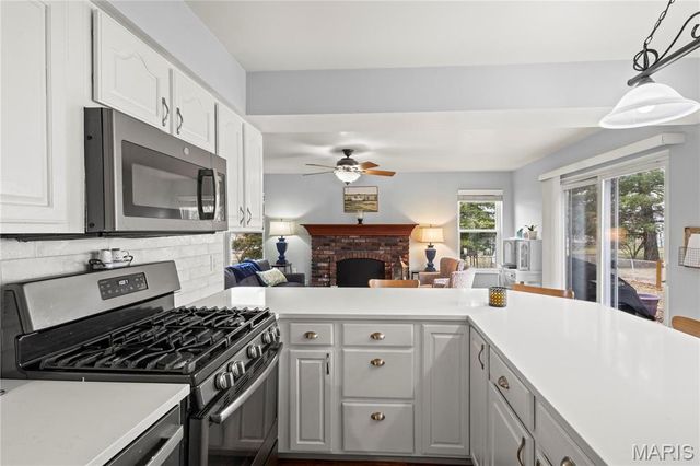 279 Aspen Village Drive, Ballwin, MO 63021