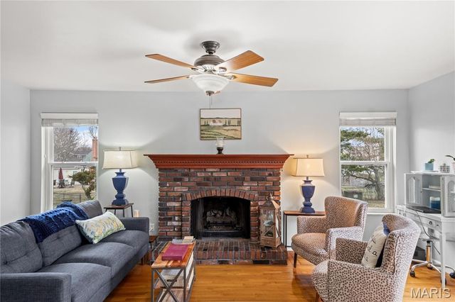 279 Aspen Village Drive, Ballwin, MO 63021