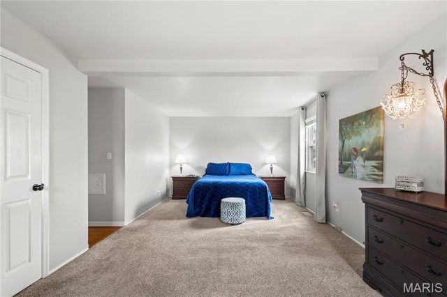 279 Aspen Village Drive, Ballwin, MO 63021