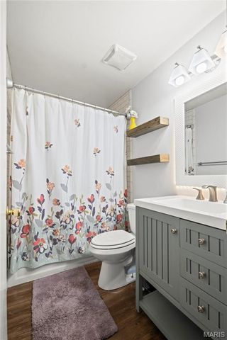 279 Aspen Village Drive, Ballwin, MO 63021