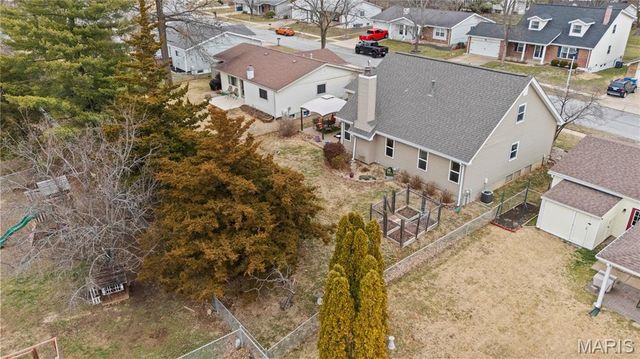 279 Aspen Village Drive, Ballwin, MO 63021