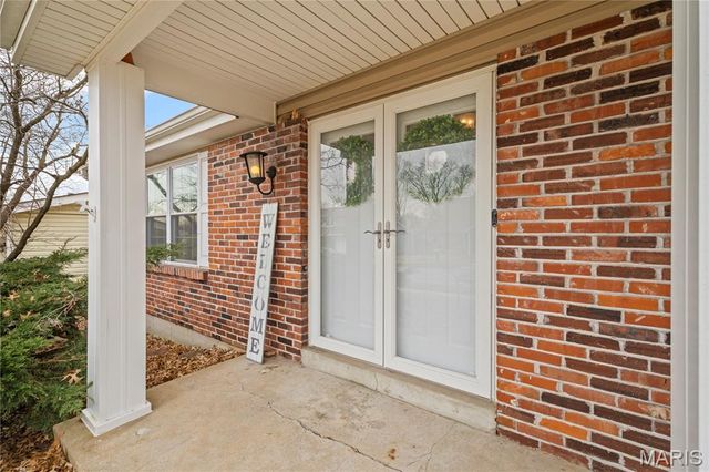 279 Aspen Village Drive, Ballwin, MO 63021