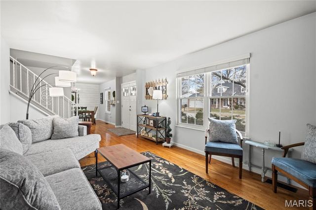 279 Aspen Village Drive, Ballwin, MO 63021