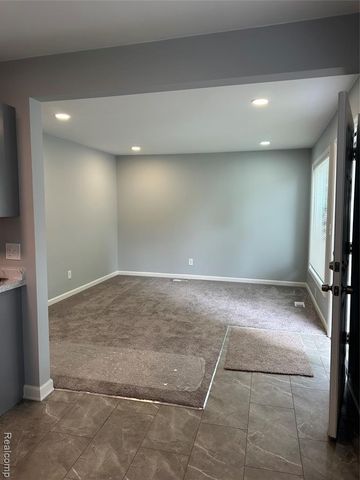 1917 Keppen Boulevard, Lincoln Park, MI 48146