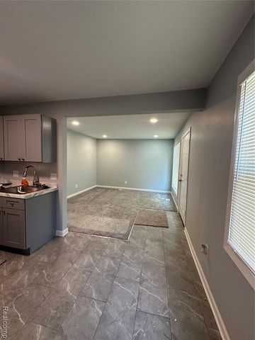 1917 Keppen Boulevard, Lincoln Park, MI 48146