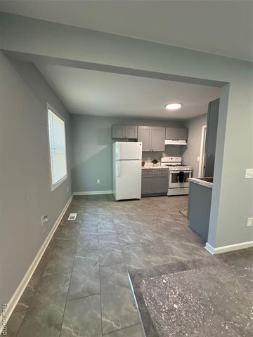 1917 Keppen Boulevard, Lincoln Park, MI 48146