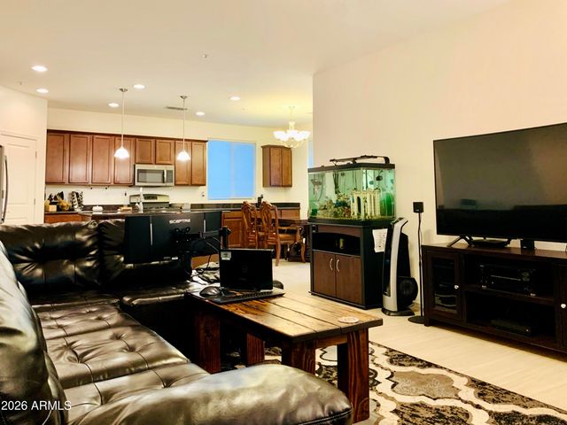 9233 W DREYFUS Drive, Peoria, AZ 85381