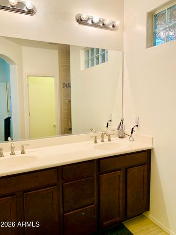 9233 W DREYFUS Drive, Peoria, AZ 85381