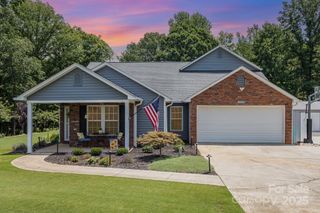 2301 Gleneagles Drive 13, Monroe, NC 28110