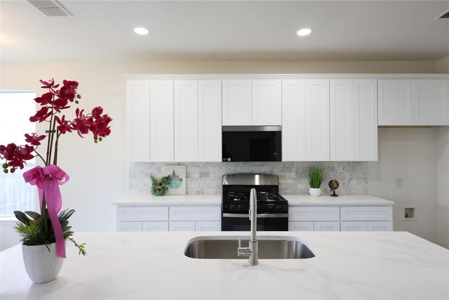 6912 Mesa Drive, Fort Worth, TX 76132