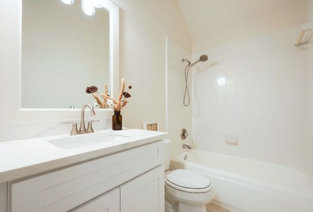 6912 Mesa Drive, Fort Worth, TX 76132