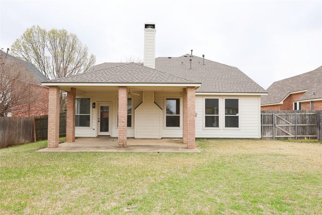 6912 Mesa Drive, Fort Worth, TX 76132